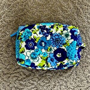 Vera Bradley small make-up case blueberry